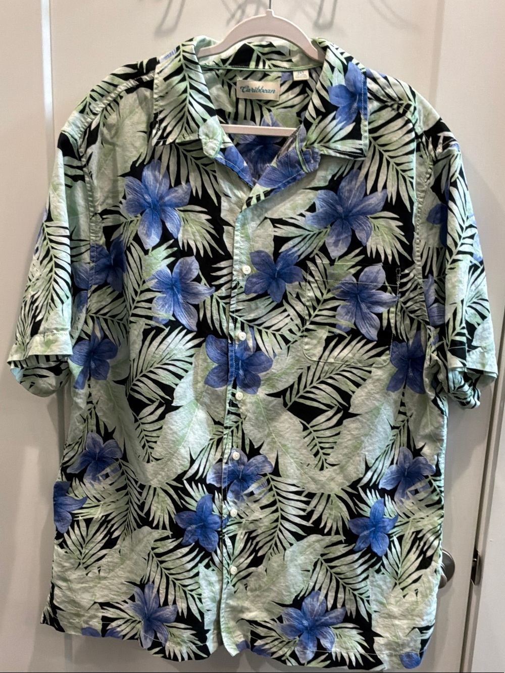 Caribbean 2XT Green and Blue Tropical Floral Button-Down Shirt Mens